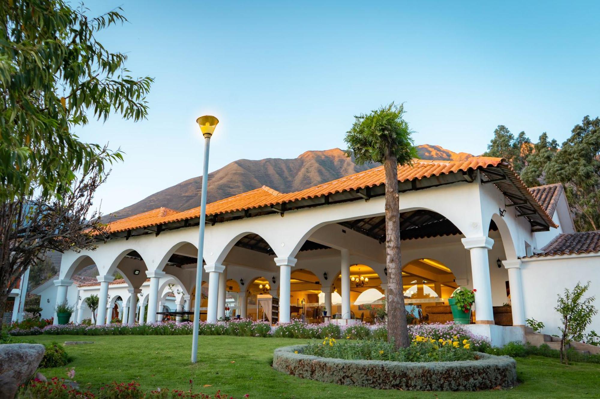 Hotel Agustos Urubamba Exterior foto
