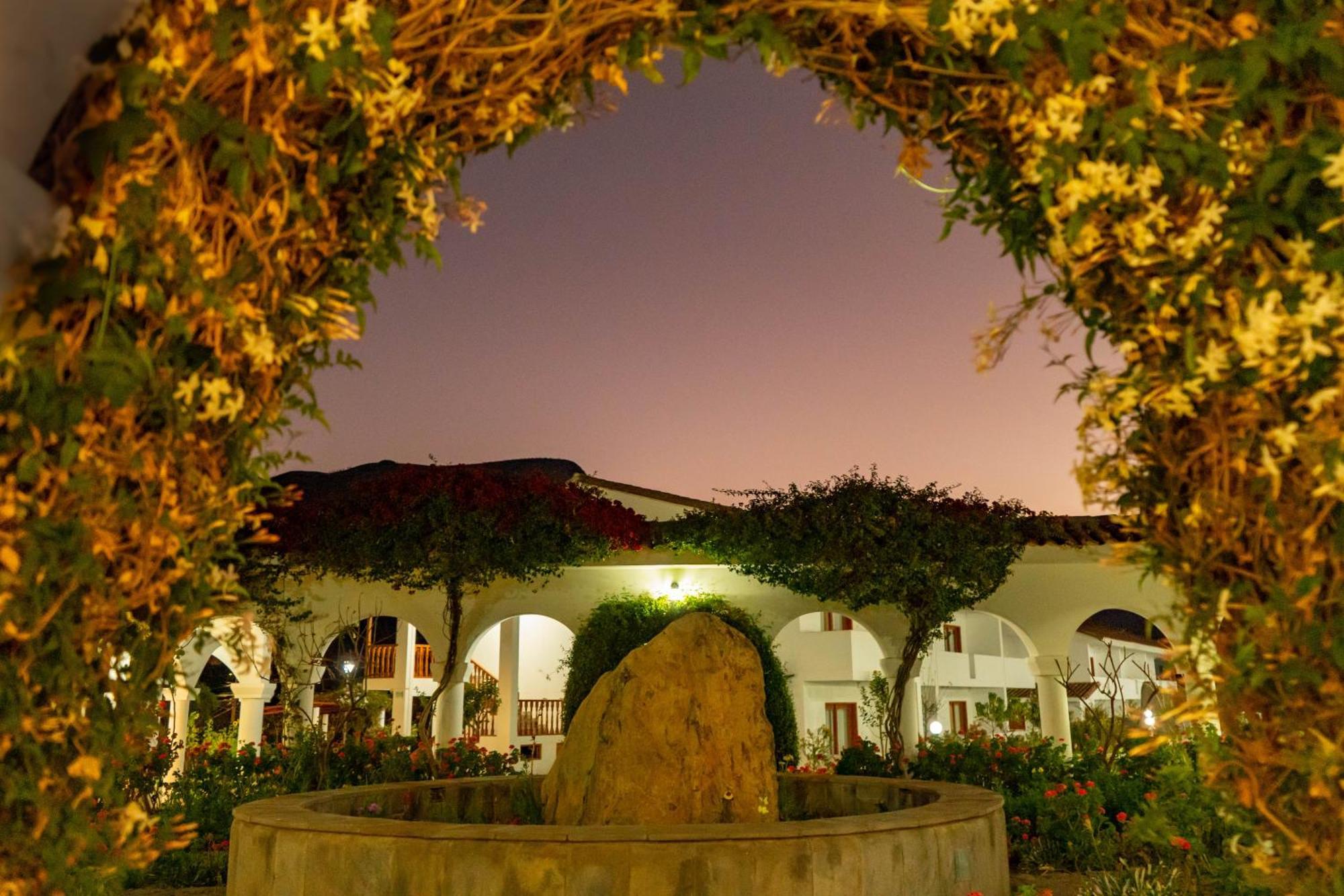 Hotel Agustos Urubamba Exterior foto